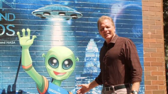 Why Would Richard Dawkins Say That Aliens Created Life? - Science & Faith, Truth Seekers - Cross Examined