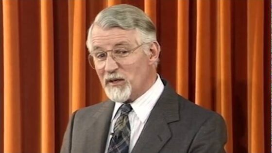 Unlocking the Old Testament Part 56 – Haggai - Bible Study, Movies & TV - David Pawson - Official