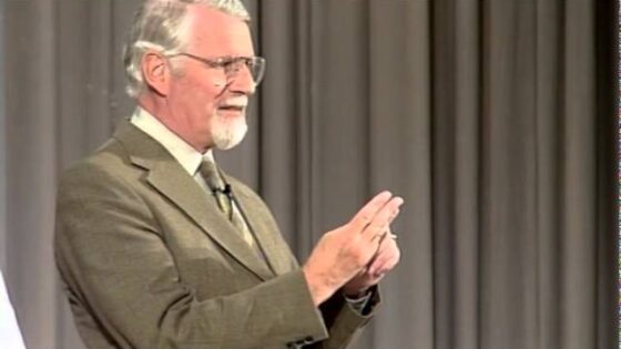 Unlocking the New Testament Part 33 – Revelation Talk 1 The Revelation Riddle - Bible Study, Movies & TV - David Pawson - Official