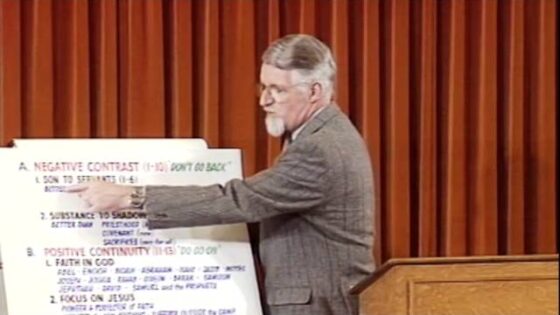 Unlocking the New Testament Part 23 – Hebrews 1 - Bible Study, Movies & TV - David Pawson - Official