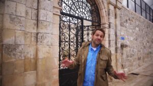 Why did Jesus ride a donkey into Jerusalem for his Triumphal Entry? - Documentaries, Movies & TV - Drive Thru History with Dave Stotts