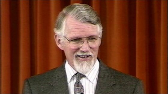 Unlocking the New Testament Part 8 – Acts 2 - Bible Study, Movies & TV - David Pawson - Official