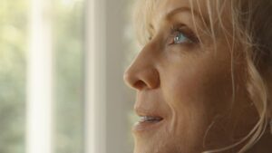 Relentless Stabbing Ache in Hip GONE - Testimonies - The 700 Club