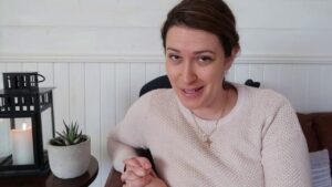 Witch Repents and Turns to Jesus - Salvation / Converts, Testimonies, Witchcraft / NewAge - Louisa Watt