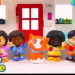 NEW ⭐️ Let's get into TEAMS 🔵🔴 Who can clean the most? 🧹 @littlepeople New Season ⭐️ - Kids TV Series, Kingdom Kids Zone - Little People - Fisher Price