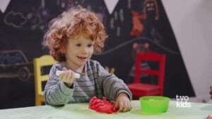 CURIOUS CRAFTING – Tissue Paper Crab – Full Episode - Kingdom Kids Zone, Little Learners - TVOkids Preschool
