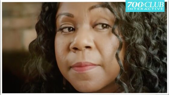 "My greatest need from Jesus was to know that he is real." – Love shows up for Shawnta - Anxiety/Fear, Heart Healing, Testimonies - The 700 Club
