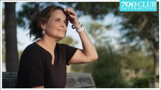 "I was beginning to write a suicide note." Woman chooses Life instead of Suicide - Depression/Suicidal, Heart Healing, Testimonies - The 700 Club