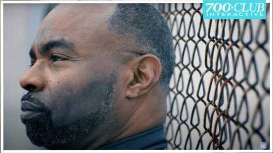 "I saw Him in the people who accepted me at my worst." Man forgives brother for killing parents - Forgiving Others, Heart Healing, Testimonies - The 700 Club