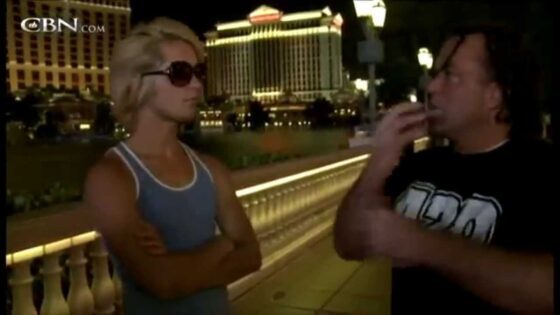 Todd White - Lifestyle Christianity - Ministering On The Vegas Strip ‣ Witness21