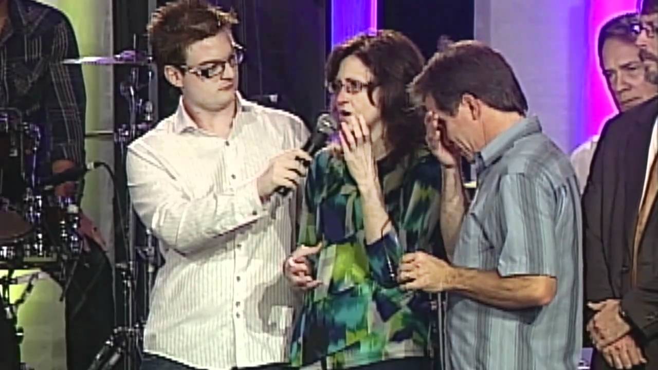 Woman healed of severe lung disease at Bay Of The Holy Spirit Revival 28th Aug 2010 ‣ Witness21