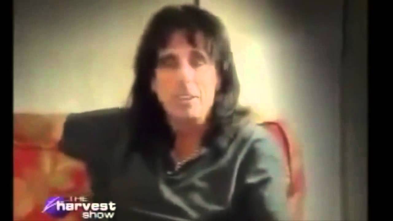 Alice Cooper: Gives Life to Christ | Testimony ‣ Witness21