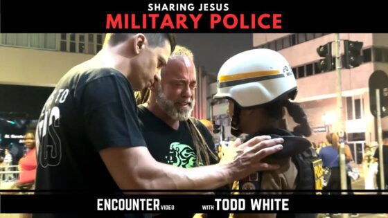 Sharing Jesus with Military Police - Todd White ‣ Witness21