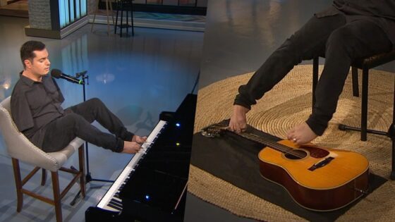 Plays with Feet: Christian Musician Born Without Arms ‣ Witness21