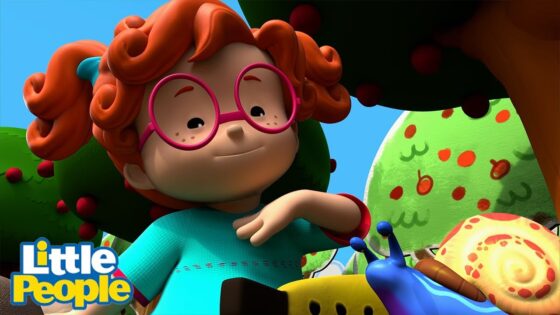 Distraction Misses the Action | Preschool Learning | Little People – Fisher Price - Kids TV Series, Kingdom Kids Zone - Little People - Fisher Price