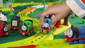 Thomas and Gordon Help Each Other Out! | Thomas & Friends: Watch Out Thomas! | 90+ Minutes! - Kids TV Series, Kingdom Kids Zone - Thomas & Friends