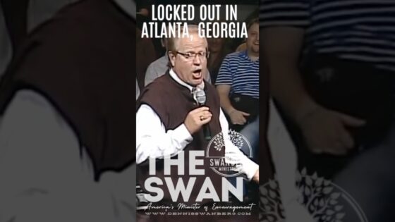 Locked Out In Atlanta, Georgia #encourageoneanother #theswan #laughteristhebestmedicine #funfaith - Comedy - Dennis Swanberg - "The Swan"